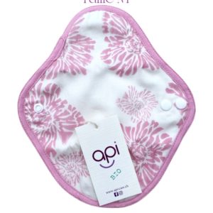 protege-slip-long-lavable-fleurs-roses-pour-regles-legeres-en-coton-bio-1-piece-api-care